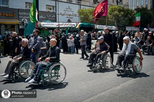 پیاده&zwnj;روی جاماندگان اربعین در مشهد -۱