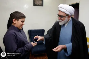 دیدار تولیت آستان قدس رضوی با خانواده روشندل نخبه