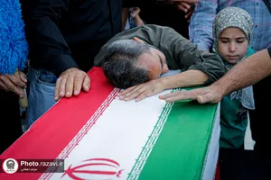 تشییع پیکر 2 شهید حادثه بلوار وکیل&zwnj;آباد مشهد در حرم مطهر رضوی