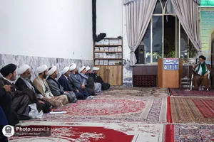 نشست مدیر امور مجاورین بنیاد کرامت رضوی با ائمه جماعات &laquo;پهنه شهید عصمتیان&raquo;