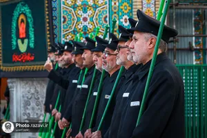 آیین جاروکشی حرم حضرت معصومه سلام&zwnj;الله علیها توسط خادمان حرم مطهر رضوی