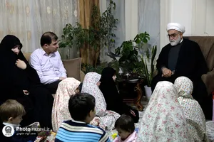 دیدار تولیت آستان قدس رضوی با چهار خانواده فرزندپذیر بهزیستی