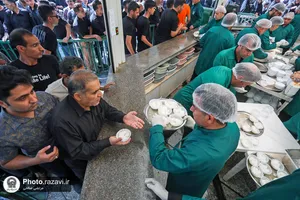 توزیع 40 هزار فالوده در چایخانه حضرت