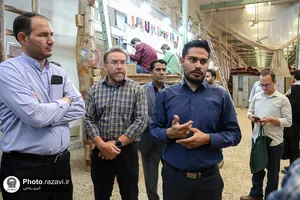 بازدید کارکنان آستان قدس رضوی از شرکت فرش
