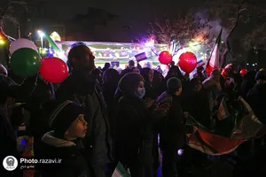 جشن پیروزی انقلاب اسلامی در ایستگاه انقلاب دانش&zwnj;آموزان مدارس امام رضا(علیه&zwnj;السلام)
