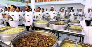 پخت سالانه ۸ میلیون و پانصد هزار پرس غذا در حرم رضوی