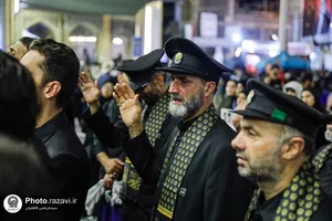 حضور کاروان سفیران امام رئوف علیه&zwnj;السلام در ابتدای مسیر پیاده&zwnj;روی زائران اربعین در نجف اشرف

