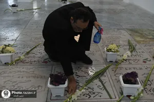 آیین غبارروبی مزار شهدای مدفون در حرم مطهر رضوی-2