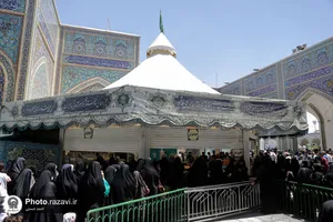 پذیرایی ویژه از زائران غدیر در حرم مطهر رضوی
