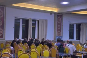 پذیرایی آستان قدس رضوی از زائران با گوشت متبرک در مرز تمرچین + تصاویر