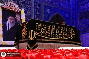  حضور مردم عزادار بر مزار مطهر رهبر شهید انقلاب اسلامی-3 