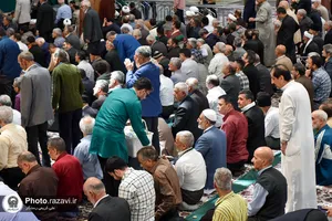توزیع 8هزار گل متبرک حرم مطهر رضوی
