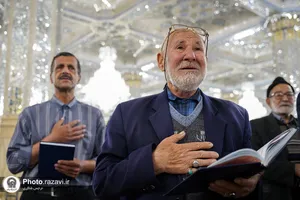 تشرف گروهی زائرین توان&zwnj;یاب به حرم مطهر رضوی
