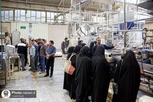 بازدید کارکنان آستان قدس رضوی از شرکت صنایع غذایی رضوی