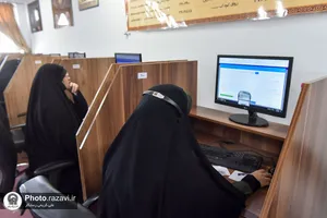 پاسخگویی تلفنی معاون خدمات زائرین حرم مطهر رضوی به مخاطبان سامانه ١٣٨
