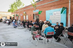 نشست میزبانان و اعضای کاروان&zwnj;های زیر سایه خورشید