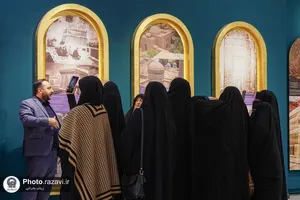 بازدید شرکت کنندگان چهل و یکمین دوره مسابقات بین المللی قرآن کریم از نمایشگاه رواق خدمت-2
