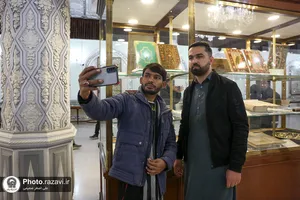 بازدید طلاب جامعه المصطفی از موزه آستان قدس رضوی