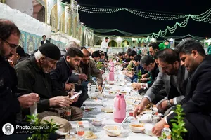 بازدید قائم مقام تولیت آستان قدس رضوی از سفره&zwnj;های اکرام رضوی