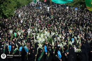 گلباران حرم مطهر رضوی در روز میلاد حضرت معصومه سلام الله علیها