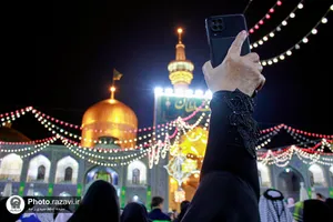 حال و هوای حرم مطهر رضوی در شب میلاد امام رضا علیه&zwnj;السلام -2