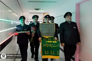 اهداء هدیه به فرزندان تازه متولد شده توسط خدام حرم مطهر رضوی