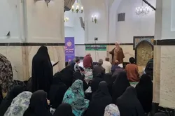 برگزاری نماز استغاثه به اولین مدافع ولایت حضرت زهرا(س) در حرم رضوی