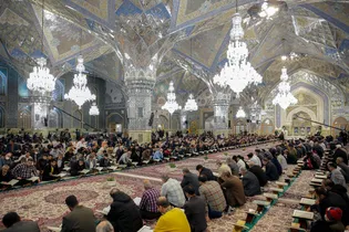 پرچمدار خدمت به قرآن
