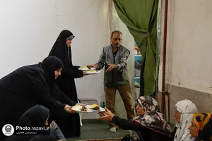پذیرایی از مجاوران بارگاه منور رضوی در طرح دارالکرامه
