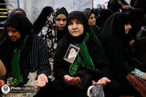 تشرف کاروان زائرین پیاده نیشابور به حرم مطهر رضوی