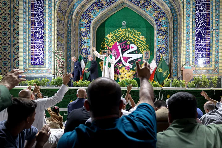 جشن ویژه زائران عرب‌زبان در حرم مطهر رضوی