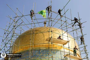 تنظیف گنبد مطهر حرم امام رضا علیه&zwnj;السلام
