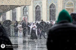 بارش برف در حرم مطهر رضوی