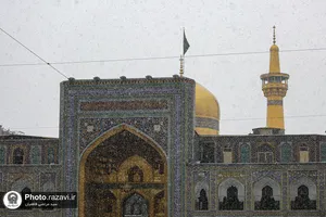 بارش اولین برف پاییزی 1401 در حرم مطهر رضوی