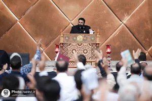 قرائت دعای پرفیض عرفه در حرم مطهر رضوی