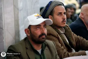 ترجمه همزمان سخنرانی رهبر معظم انقلاب در حرم مطهر رضوی