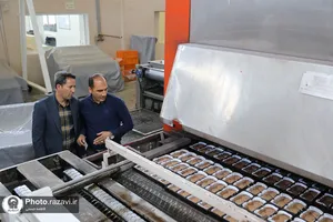 بازدید کارکنان آستان قدس از شرکت صنایع غذایی رضوی