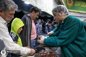حضور رتبه&zwnj;های برتر کنکور سراسری و نخبگان علمی کشور در چایخانه حضرت رضا علیه&zwnj;السلام
