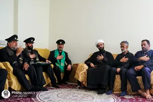 دیدار خدام حرم مطهر رضوی با خانواده شهیدان کشاورز و پور عیسی در شیراز