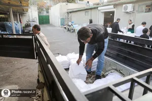 طبخ و توزیع روزانه 20هزار وعده غذای گرم در طرح دارالکرامه آستان قدس رضوی