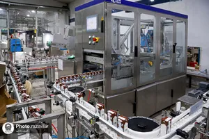 بازدید کارکنان آستان قدس رضوی از کارخانه لبنی رضوی