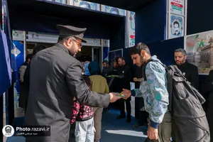 استقبال از زائرین بارگاه منور رضوی در پایانه مسافری مشهد