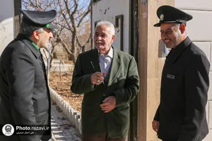 تشرف جمعی از مادران و همسران شهدا به حرم مطهر رضوی