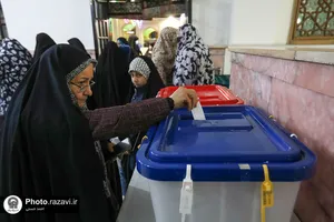 حضور پرشور مردم پای صندوق های رای در حرم مطهر رضوی -3