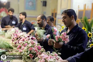 گل&zwnj;آرایی حرم مطهر رضوی به مناسبت عید غدیر
