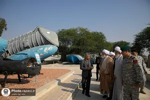 بازدید تولیت آستان قدس رضوی از دستاوردهای ارتش جمهوری اسلامی ایران در دریای بوشهر