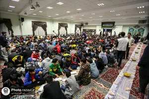 سفره افطاری دانش آموزان دبیرستان امام رضا(علیه&zwnj;السلام)
