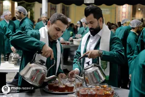 خدمت جمعی از ورزشکاران در چایخانه حضرت