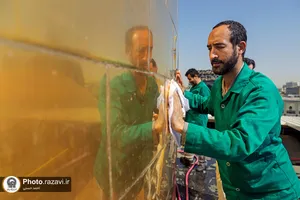 شستشوی گنبد مطهر رضوی در آستانه شهادت حضرت رضا(علیه&zwnj;السلام)
