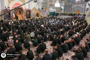 اقامه نماز جمعه در ظهر عاشورا و طنین لبیک یا قرآن درپی هتک حرمت به قرآن